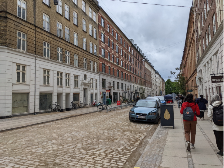Jægersborggade in Nørrebro. Today, clothing boutiques, restaurants and specialty coffee shops dot the ground floors of co-op buildings.
